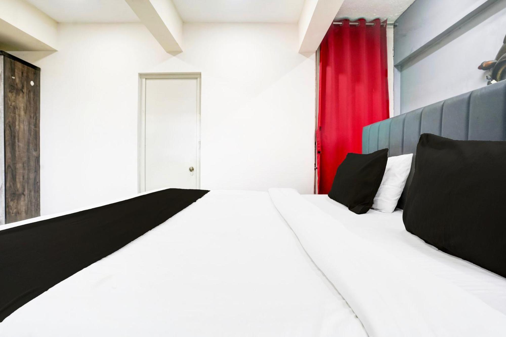Super Hotel O Seawoods Near Palm Beach Road Formerly Sai Roop Navi Mumbai Buitenkant foto