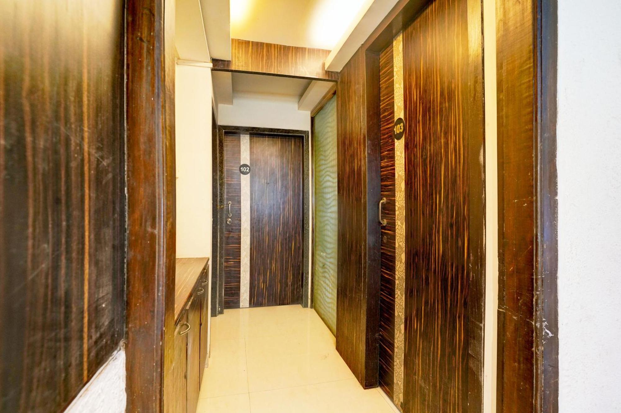 Super Hotel O Seawoods Near Palm Beach Road Formerly Sai Roop Navi Mumbai Buitenkant foto