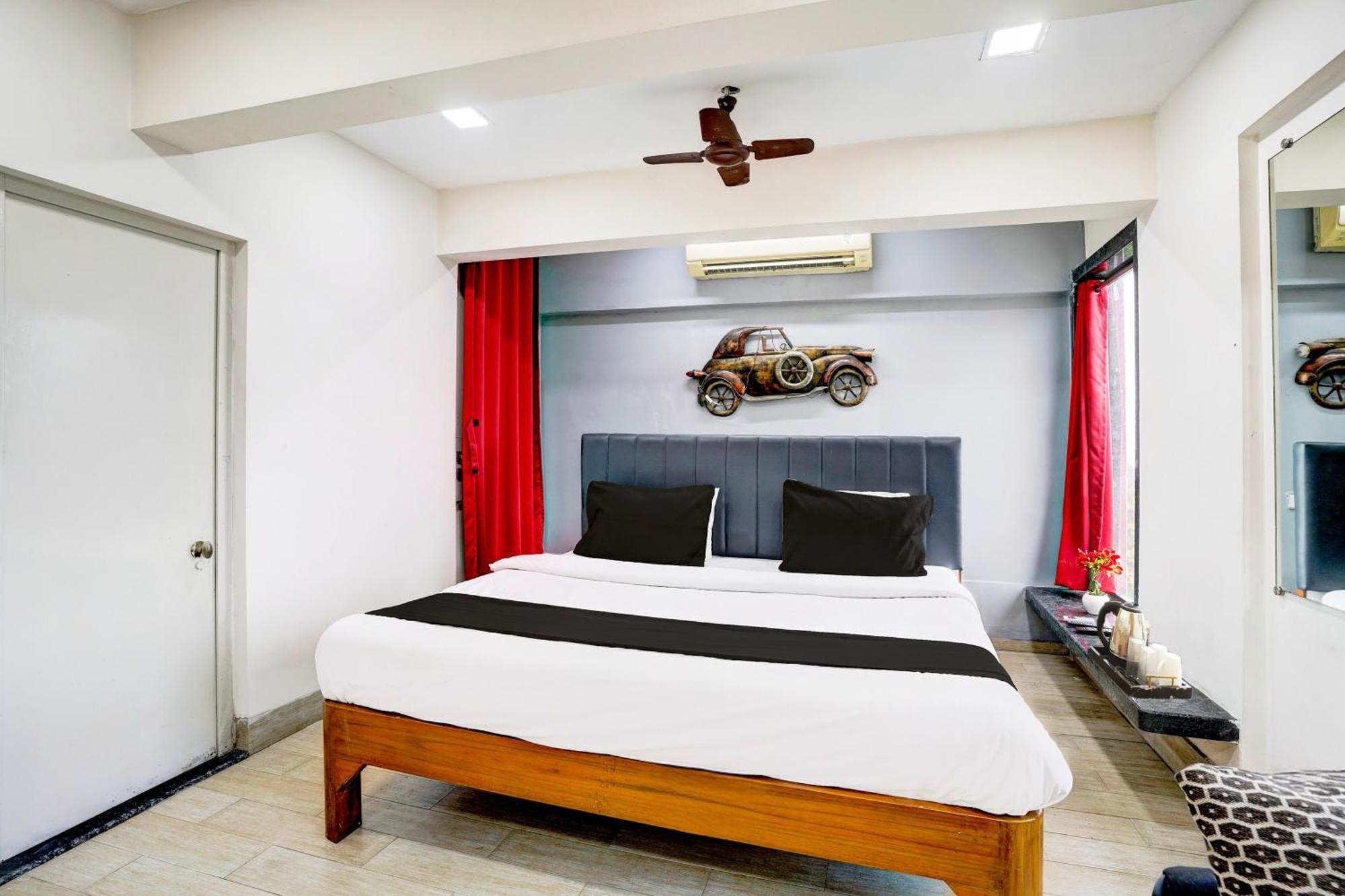 Super Hotel O Seawoods Near Palm Beach Road Formerly Sai Roop Navi Mumbai Buitenkant foto