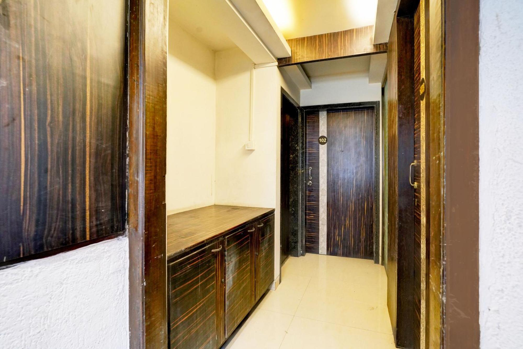 Super Hotel O Seawoods Near Palm Beach Road Formerly Sai Roop Navi Mumbai Buitenkant foto